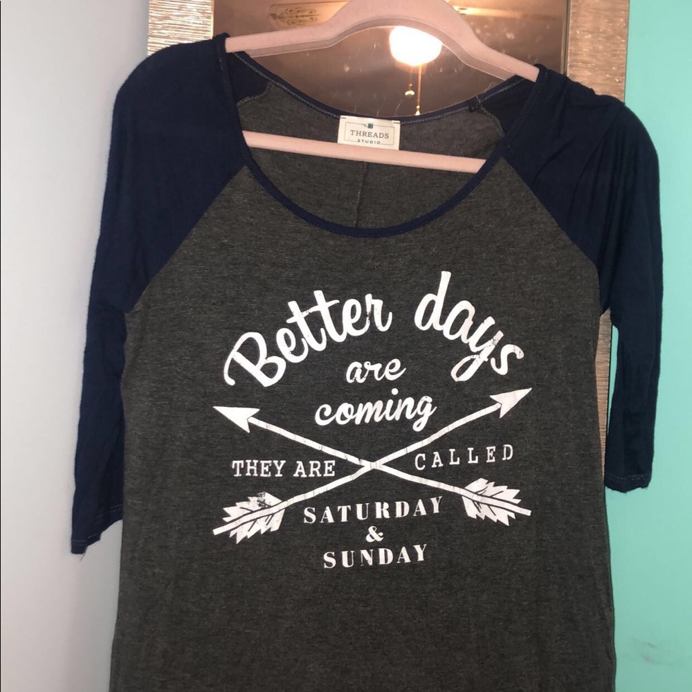 Macy’s graphic T Juniors size small